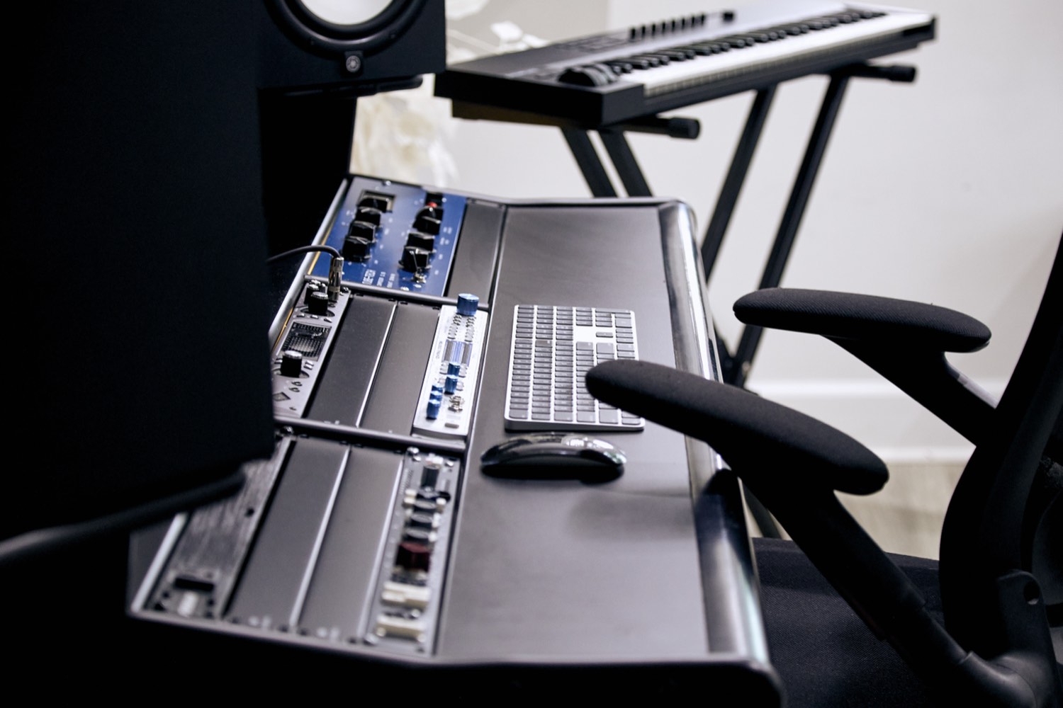 Outboard equipment detail